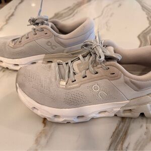 On Running Cloudflyer Light Gray Sneakers